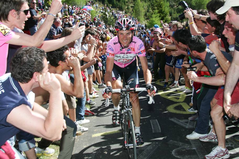 L&#39;anno del successo  il 2006: sempre con la CSC di Bjarne Riis, Ivan conquista il suo primo Giro d&#39;Italia. Memorabile il passaggio sul Mortirolo nella penultima tappa, la Trento-Aprica. Ivan vince e consolida la leadership. Bettini